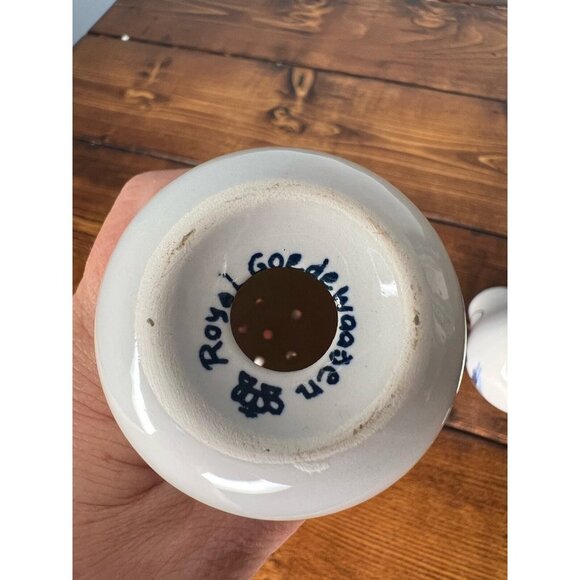 Vintage salt and pepper shakers Dutch boy stick horse kite flying - Picture 5 of 11